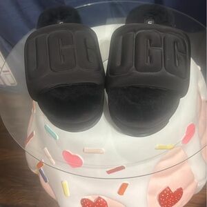 UGG size 8 house shoes worn maybe 2 times